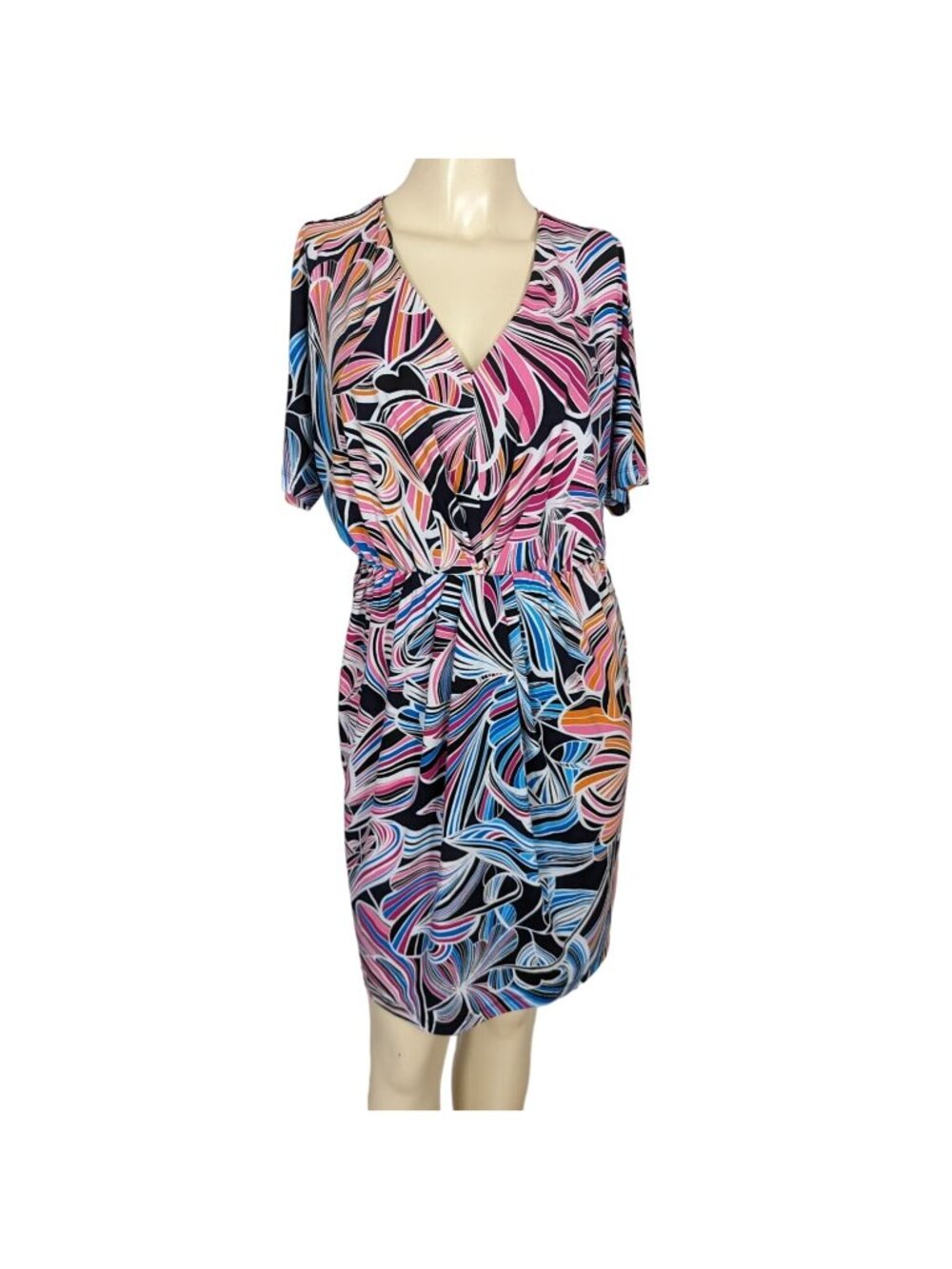 Trina Turk dress size M multicolored dolman short sleeve V-neck Geometric